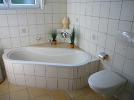 Beispiel für ein Bad (Ovalwanne)
